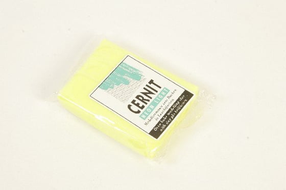 Cernit 700 Neon light 56g gul ⎮ 5411711427515 ⎮ VE_776210