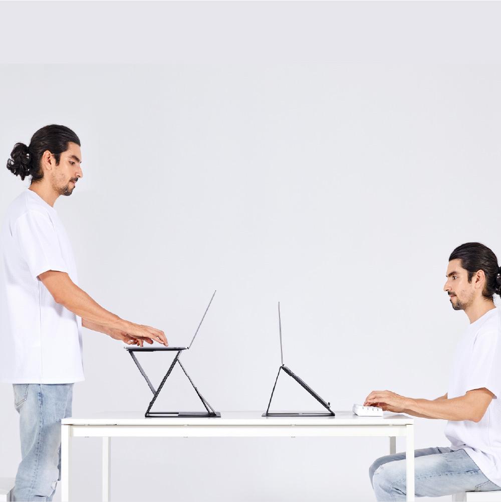 MOFT Z 5-in-1 Sit-Stand Desk – Foldbar laptopstander / mini skrivebord